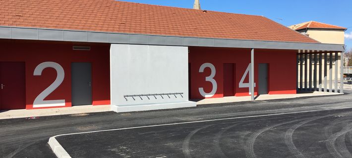 Vestiaires de Football avec local club