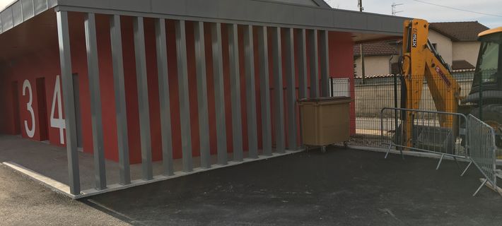 Vestiaires de Football avec local club