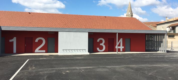 Vestiaires de Football avec local club