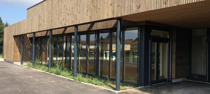 Renovation d'un groupe scolaire et construction d'une école maternelle