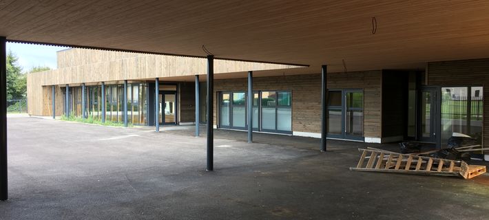 Renovation d'un groupe scolaire et construction d'une école maternelle