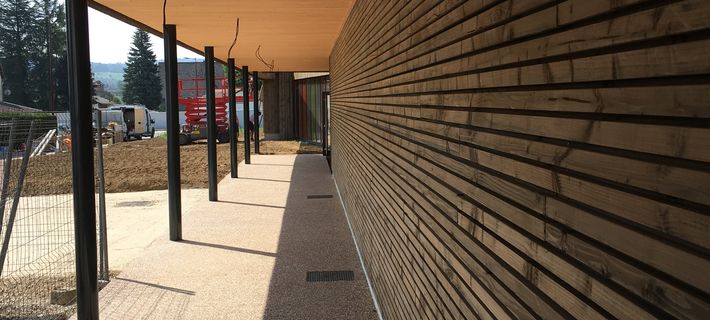 Renovation d'un groupe scolaire et construction d'une école maternelle