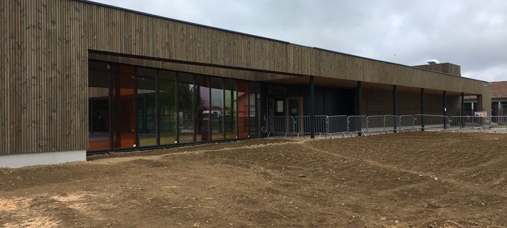 Renovation d'un groupe scolaire et construction d'une école maternelle