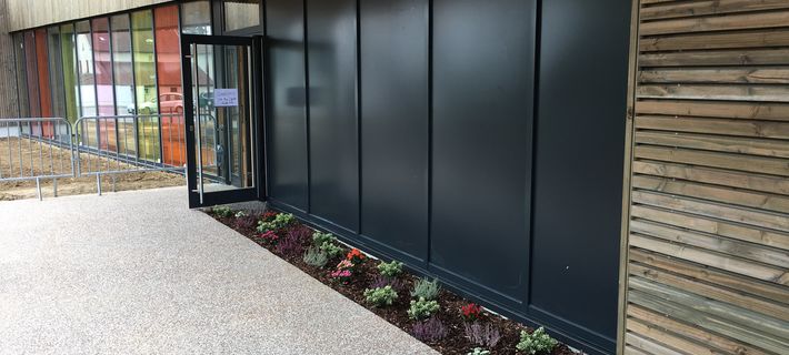 Renovation d'un groupe scolaire et construction d'une école maternelle