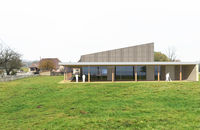 SALLE DE RECEPTION AVEC ESPACE D'ACCUEIL ET CUISINE